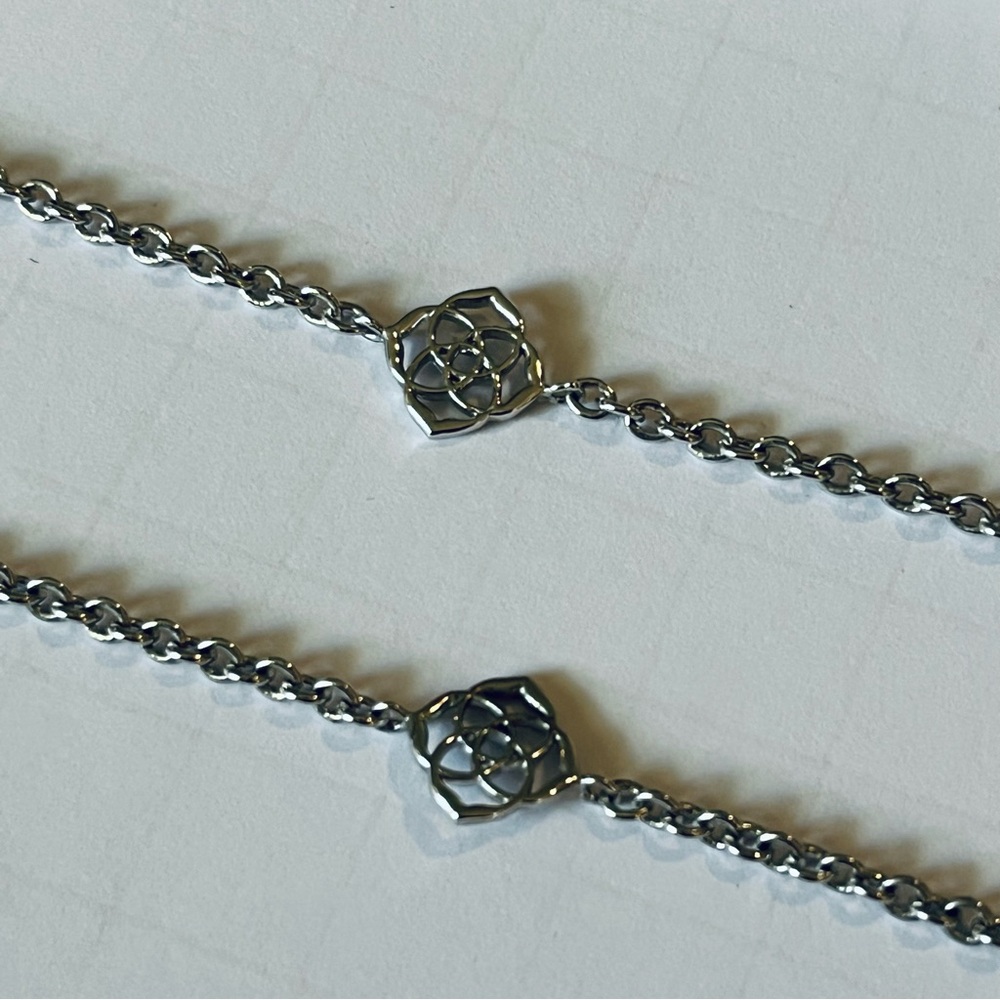 Kendra Scott Silver Chain Medallion Necklace - Picture 5 of 12